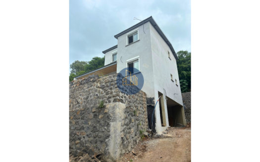 À VENDRE – Villa F5 neuve à la Ligne des Bambous